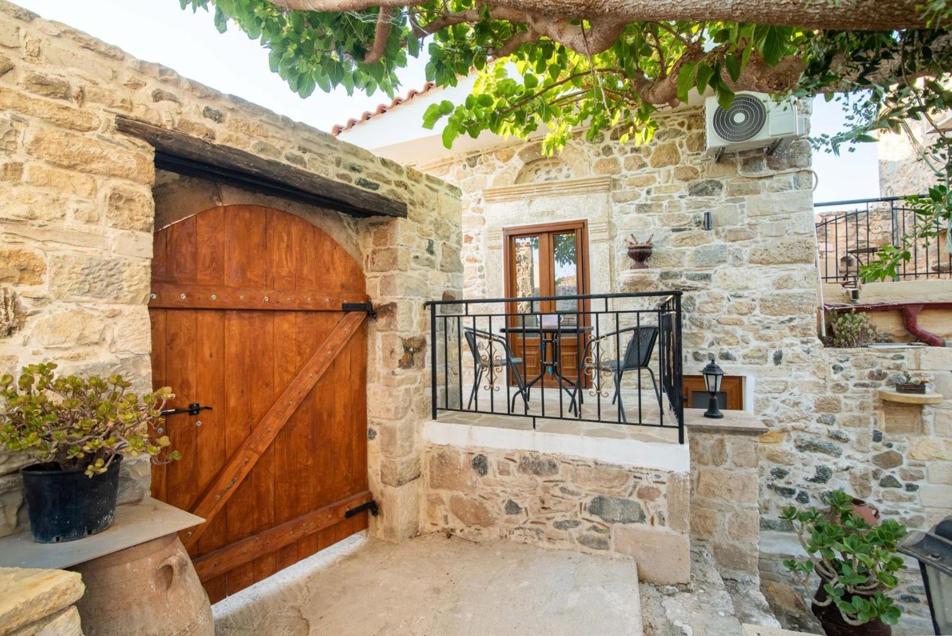 Stone House Elefteria Near Matala Beach Petrokefalion Экстерьер фото